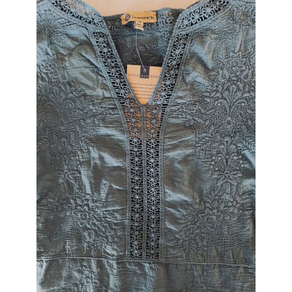 Democracy NWT Dusty Blue Cotton Embroidered Sz M Cottage Blouse Crocheted Lace - Picture 5 of 15